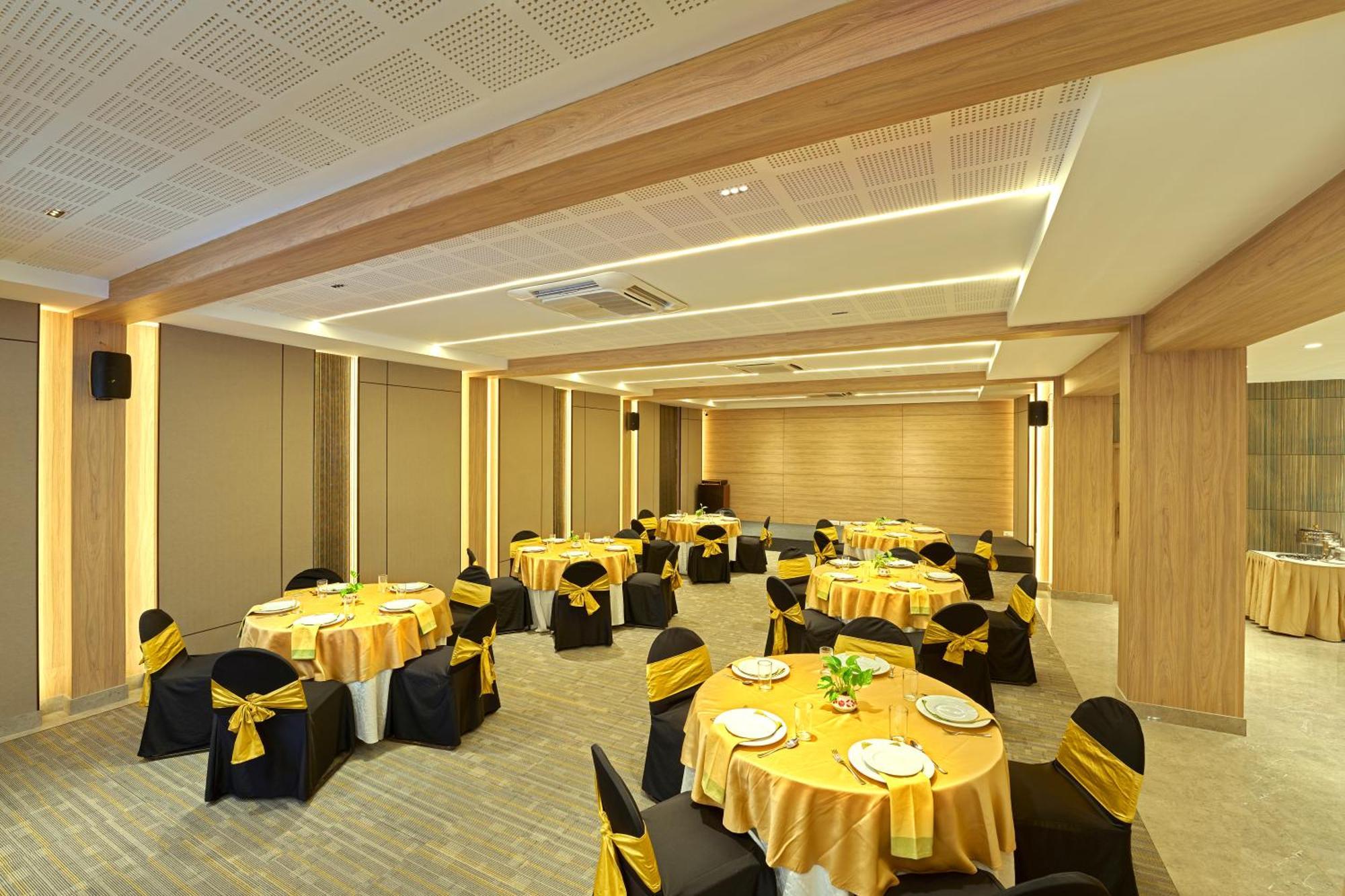 Hotel Abad Kochi Bagian luar foto