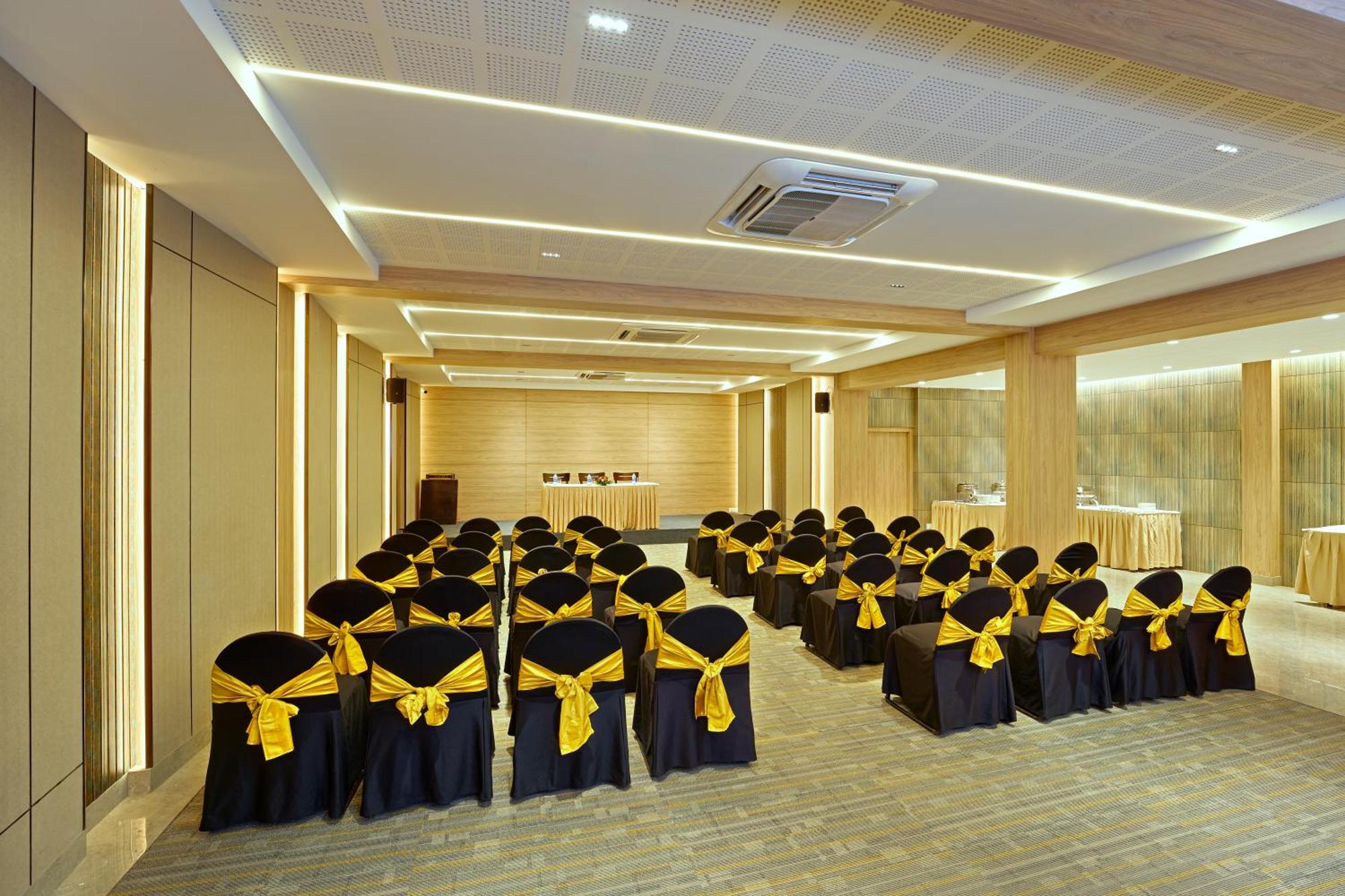 Hotel Abad Kochi Bagian luar foto
