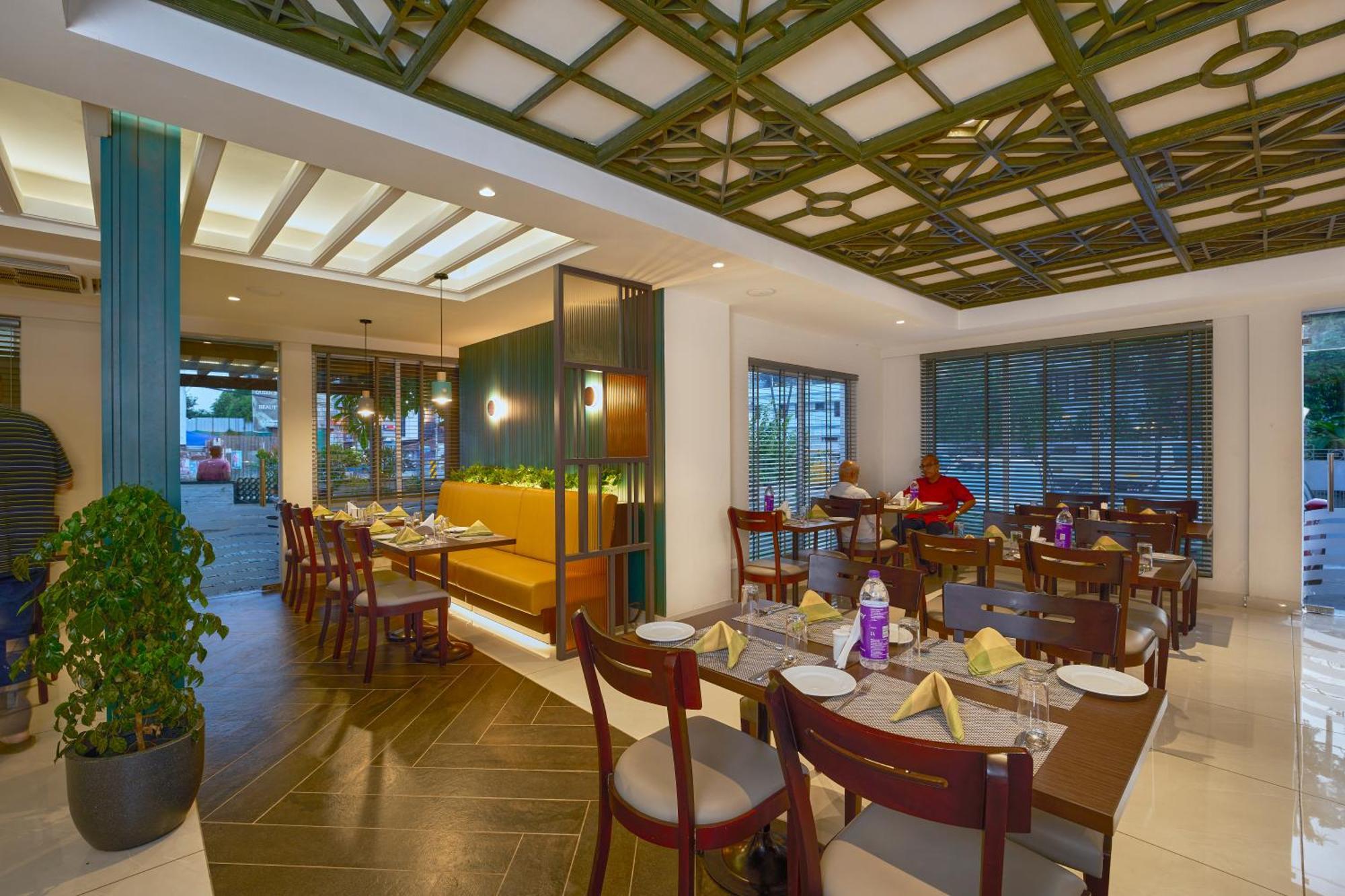 Hotel Abad Kochi Bagian luar foto