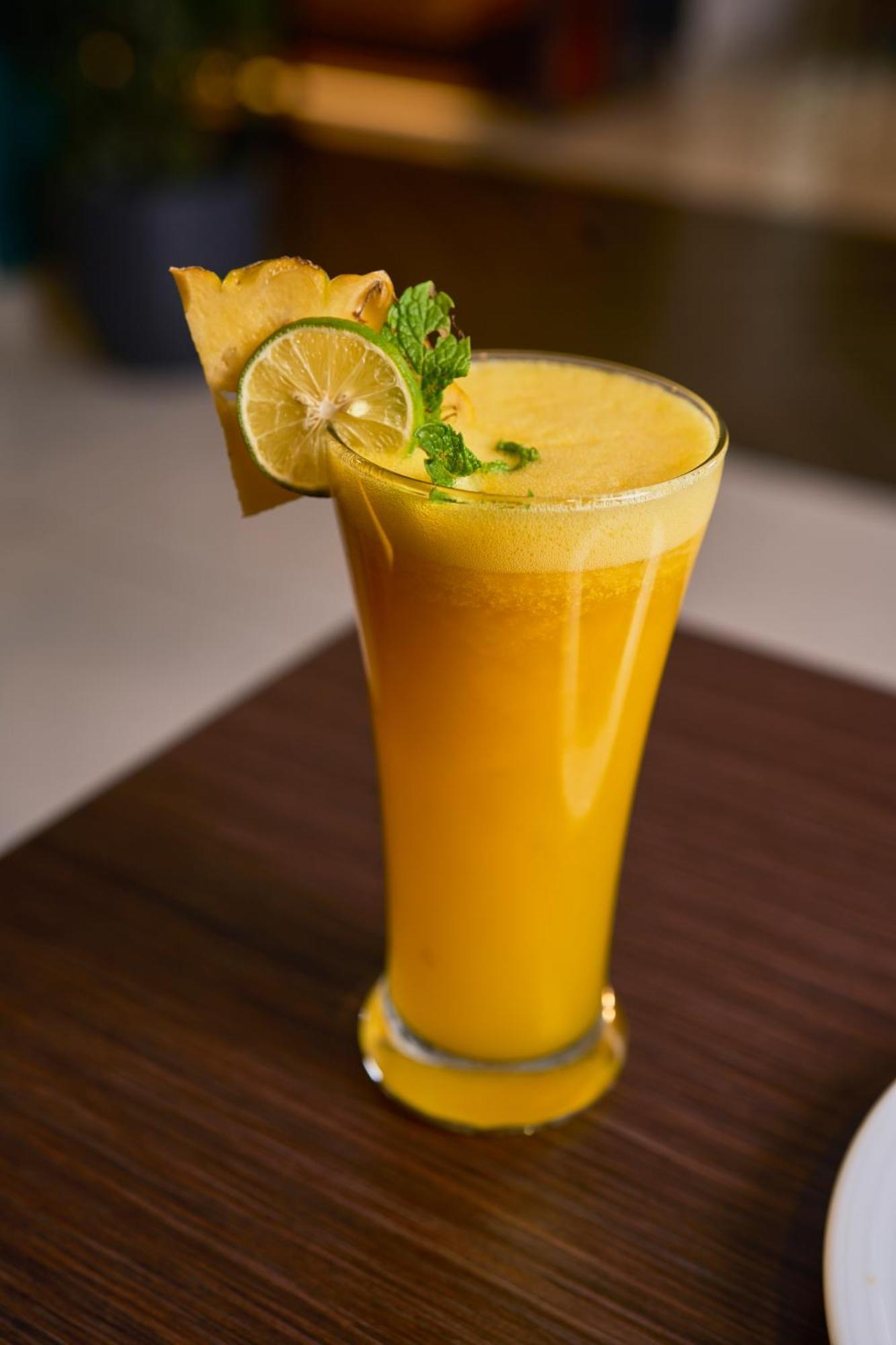 Hotel Abad Kochi Bagian luar foto