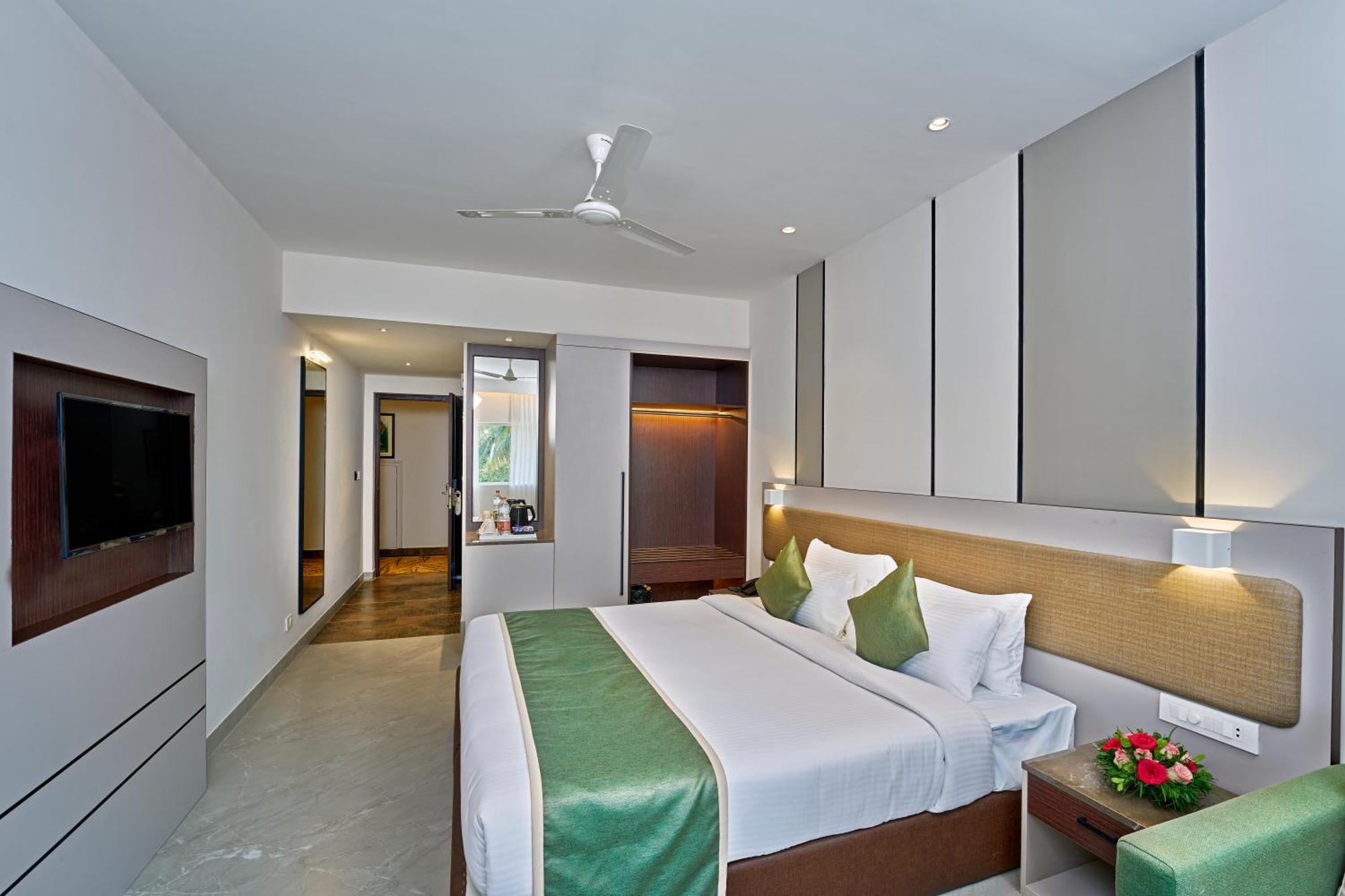 Hotel Abad Kochi Bagian luar foto