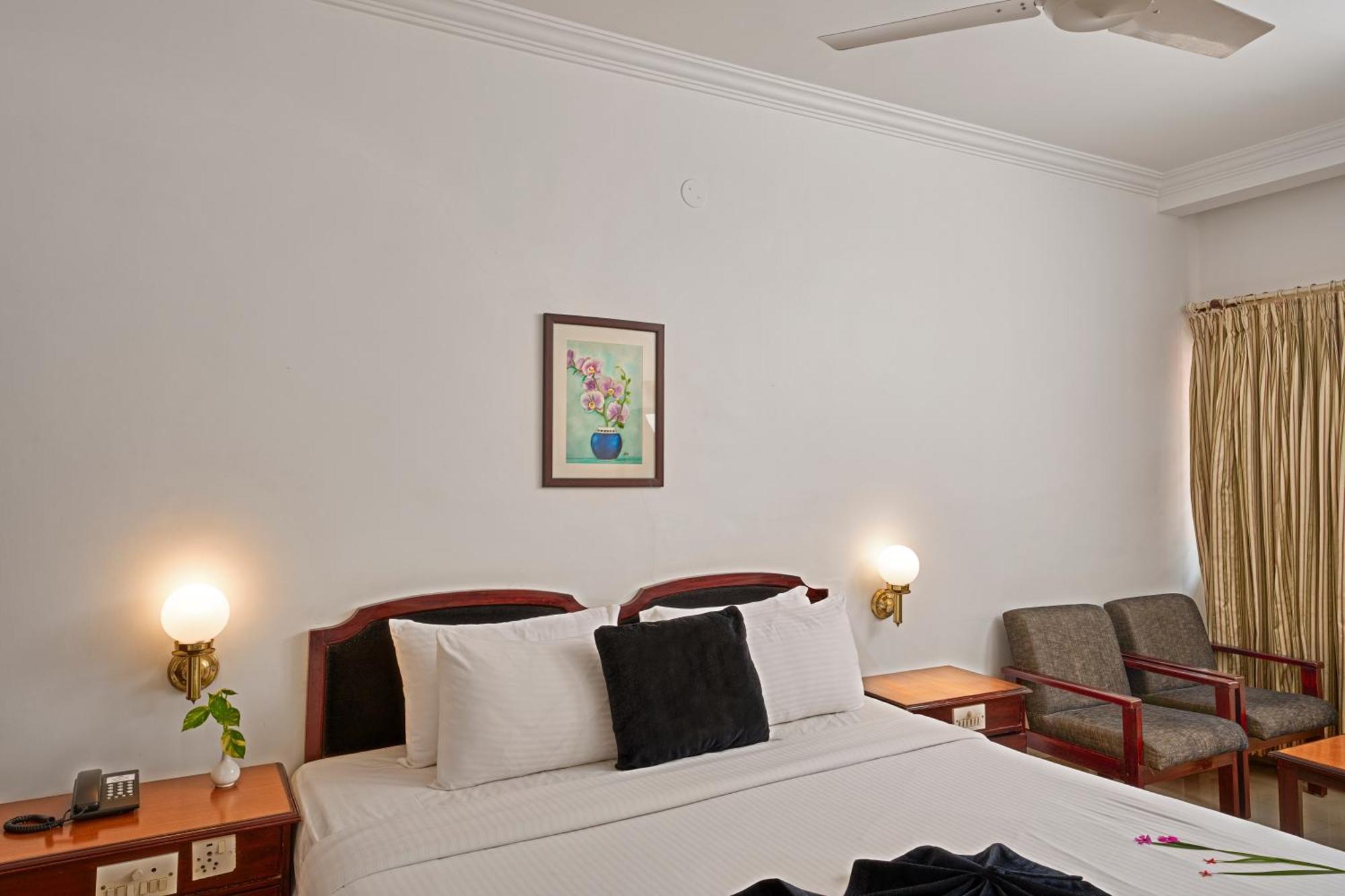 Hotel Abad Kochi Bagian luar foto