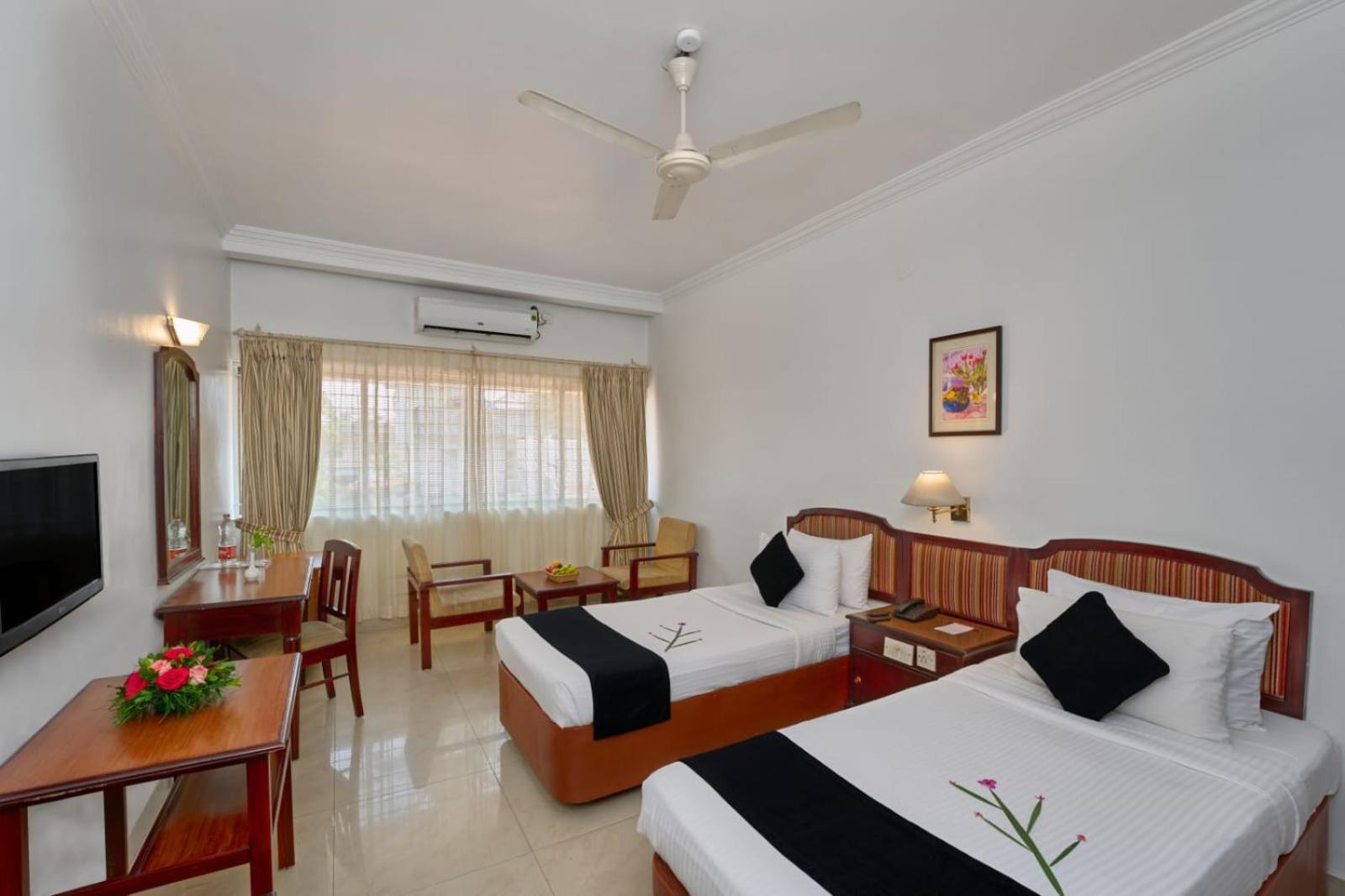 Hotel Abad Kochi Bagian luar foto