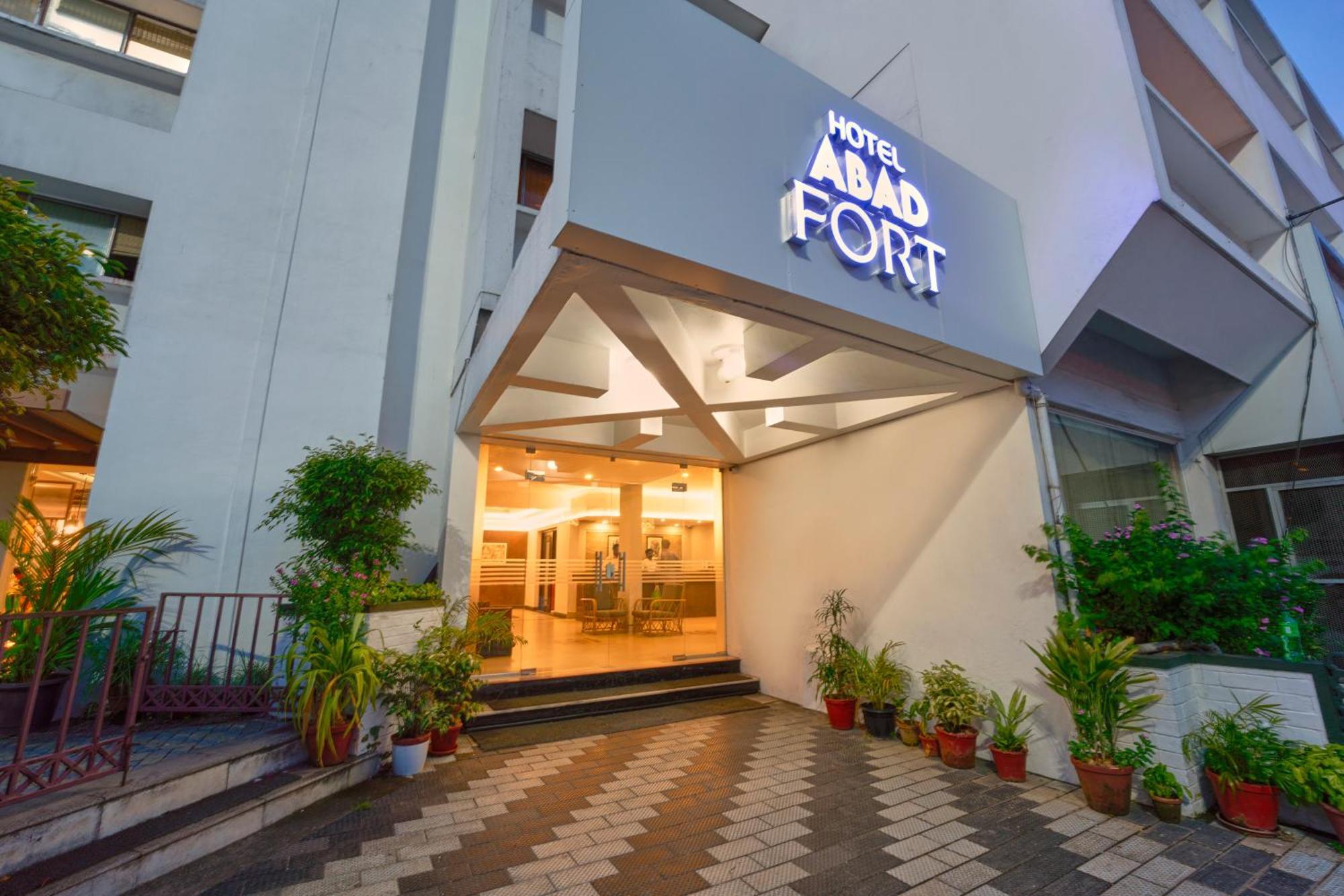 Hotel Abad Kochi Bagian luar foto