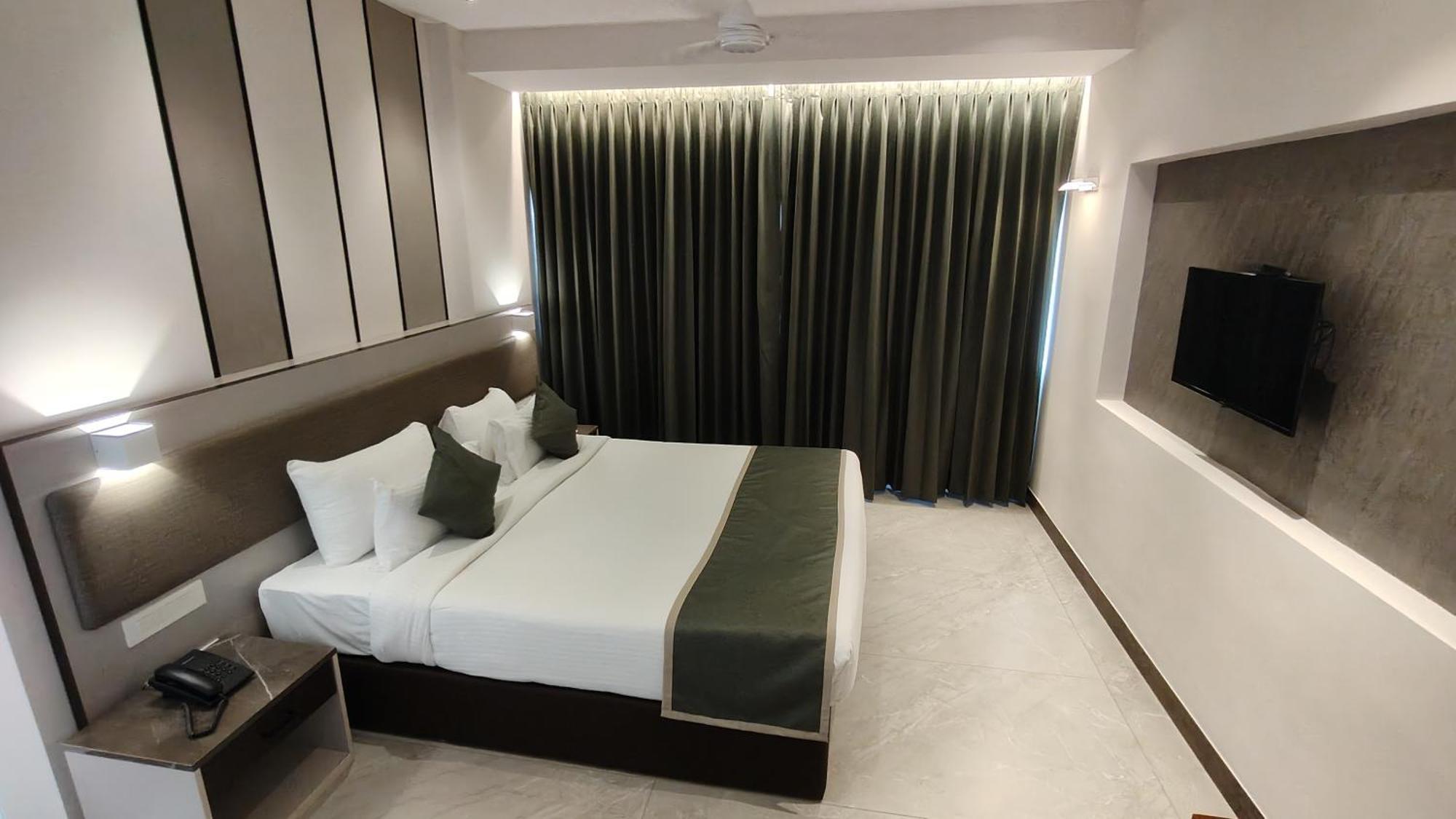 Hotel Abad Kochi Bagian luar foto